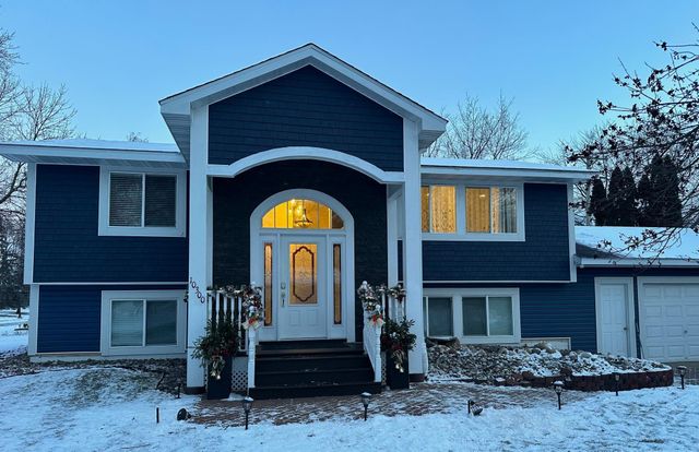 10300 Parkview Lane, Champlin, MN 55316
