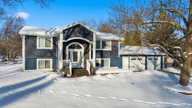 10300 Parkview Lane, Champlin, MN 55316