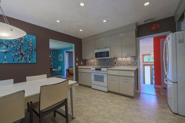 12 Stevens Pl, Saugus, MA 01906