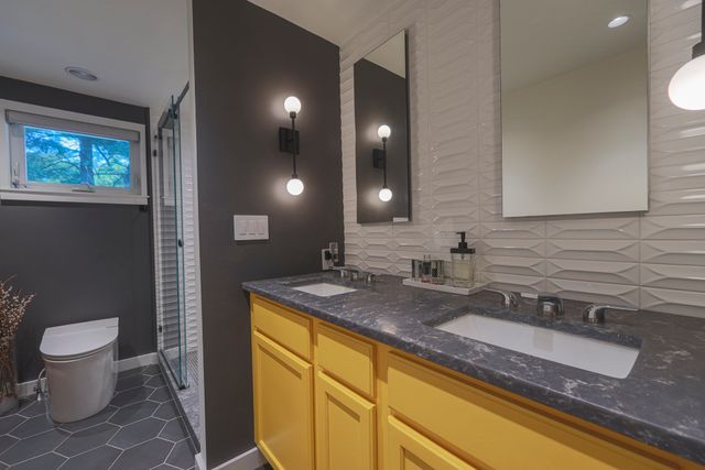 12 Stevens Pl, Saugus, MA 01906