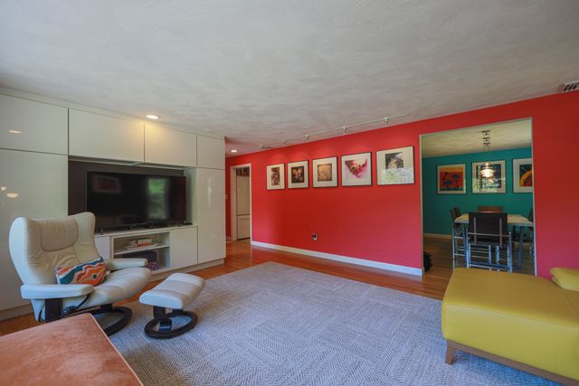 12 Stevens Pl, Saugus, MA 01906