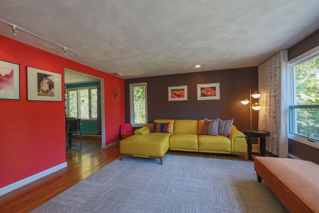 12 Stevens Pl, Saugus, MA 01906