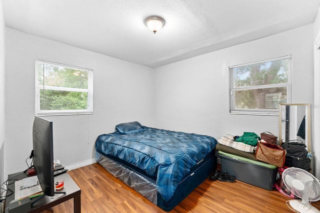 2906 E GENESEE STREET, Tampa, FL 33610