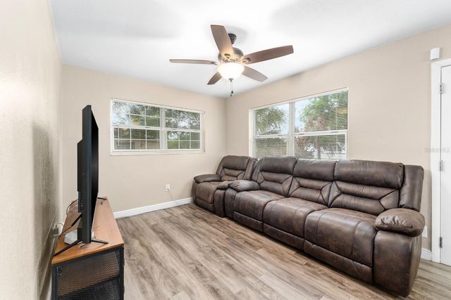 2906 E GENESEE STREET, Tampa, FL 33610