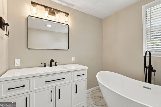 3810 Claude Brewer Road, Loganville, GA 30052