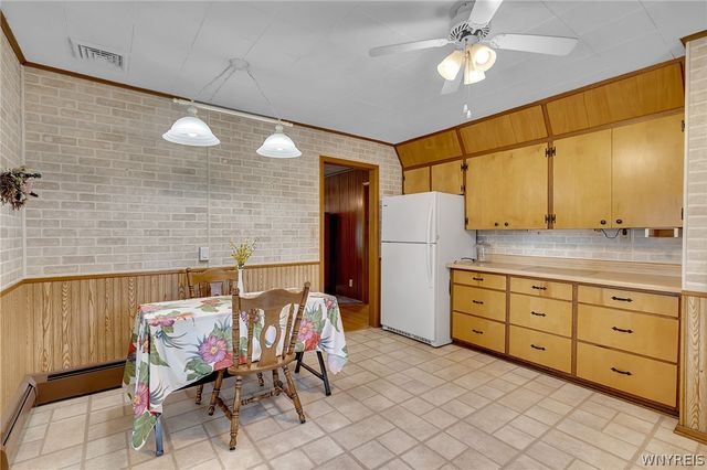 6887 Walmore Road, Wheatfield, NY 14304