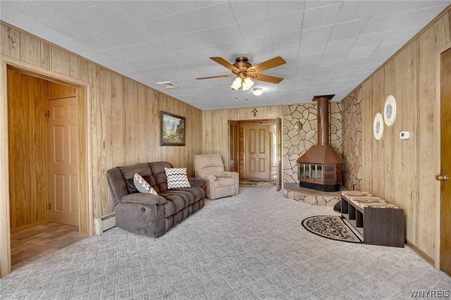 6887 Walmore Road, Wheatfield, NY 14304