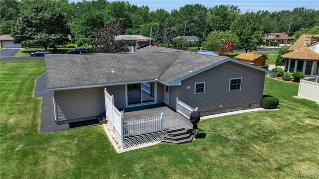 6887 Walmore Road, Wheatfield, NY 14304
