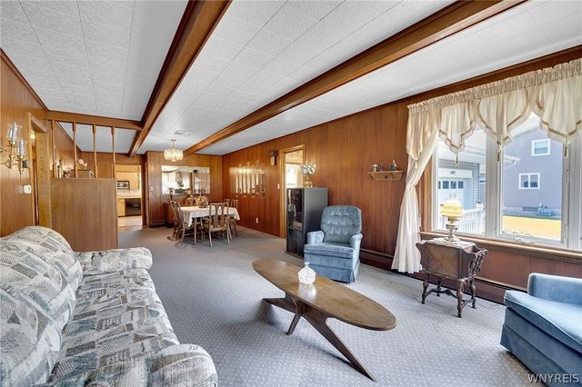 6887 Walmore Road, Wheatfield, NY 14304