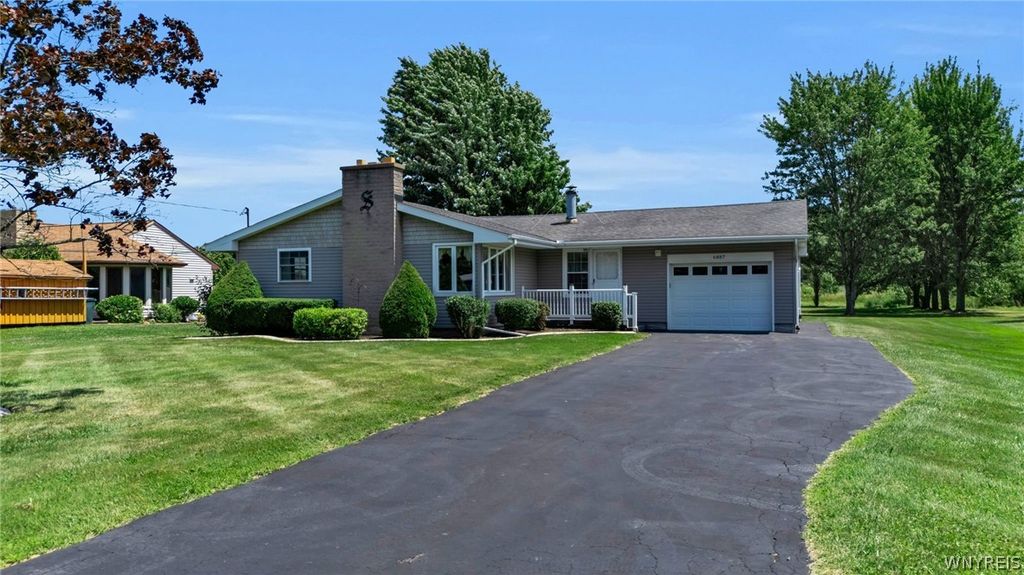 6887 Walmore Road, Wheatfield, NY 14304