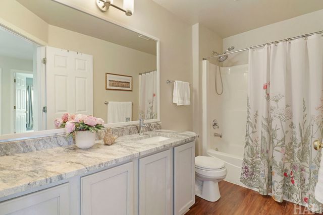 533 N Red Deer Road 533, Round Lake, IL 60073