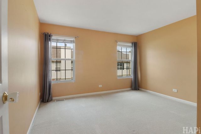 533 N Red Deer Road 533, Round Lake, IL 60073