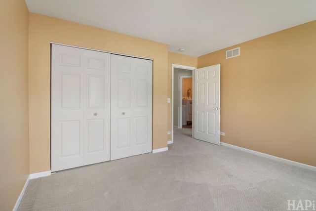 533 N Red Deer Road 533, Round Lake, IL 60073