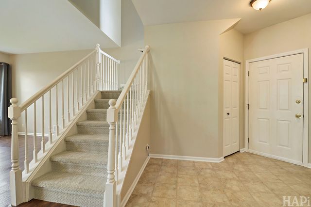 533 N Red Deer Road 533, Round Lake, IL 60073