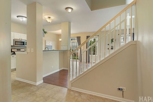 533 N Red Deer Road 533, Round Lake, IL 60073