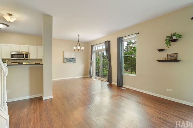 533 N Red Deer Road 533, Round Lake, IL 60073