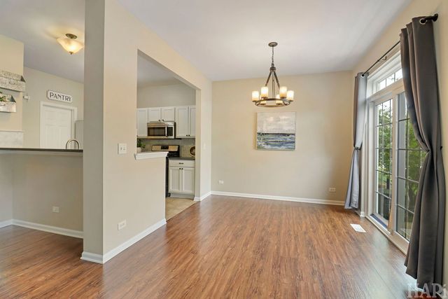 533 N Red Deer Road 533, Round Lake, IL 60073