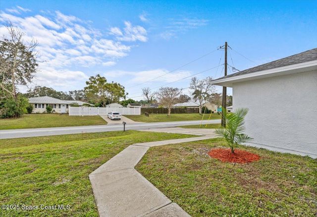 1051 Flower Street NW, Palm Bay, FL 32907