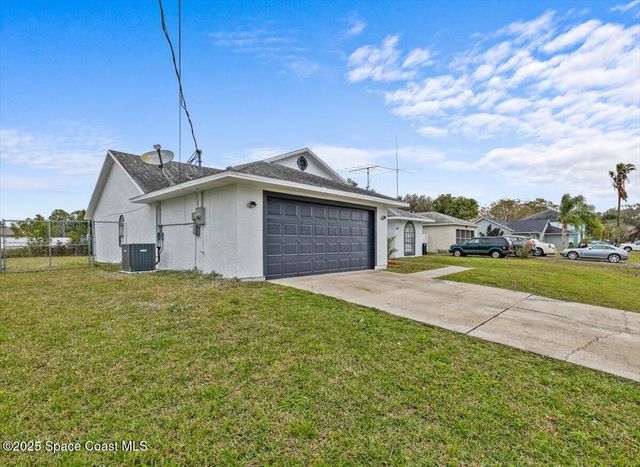 1051 Flower Street NW, Palm Bay, FL 32907
