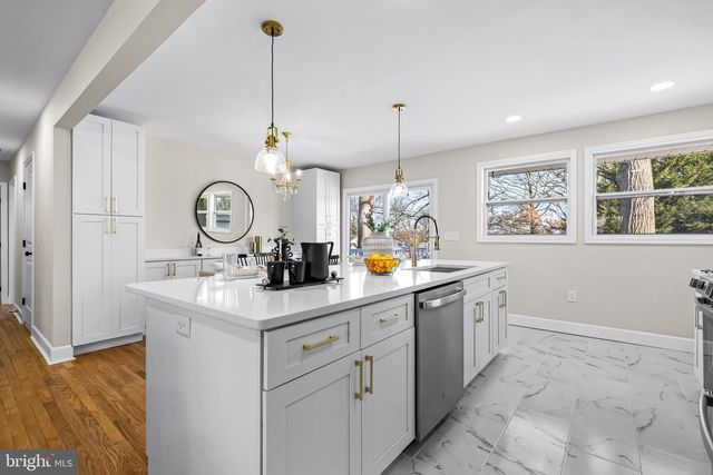 1811 VISTA LN, Lutherville Timonium, MD 21093