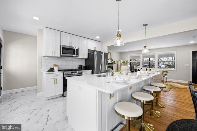 1811 VISTA LN, Lutherville Timonium, MD 21093