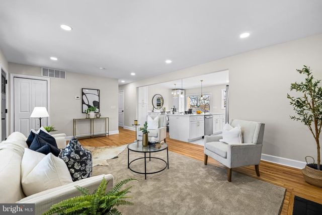 1811 VISTA LN, Lutherville Timonium, MD 21093