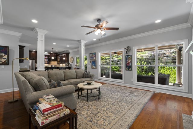 782 Saussy Pl, Nashville, TN 37205