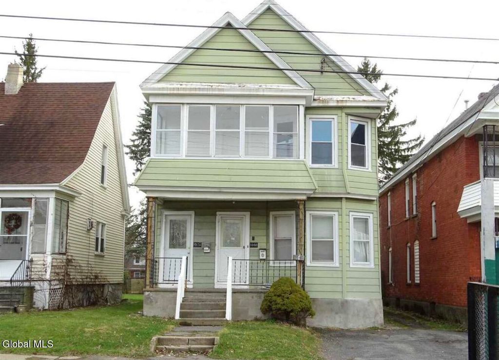 1060 Raymond Street, Schenectady, NY 12308