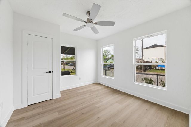 817 E 32nd Street, Houston, TX 77022