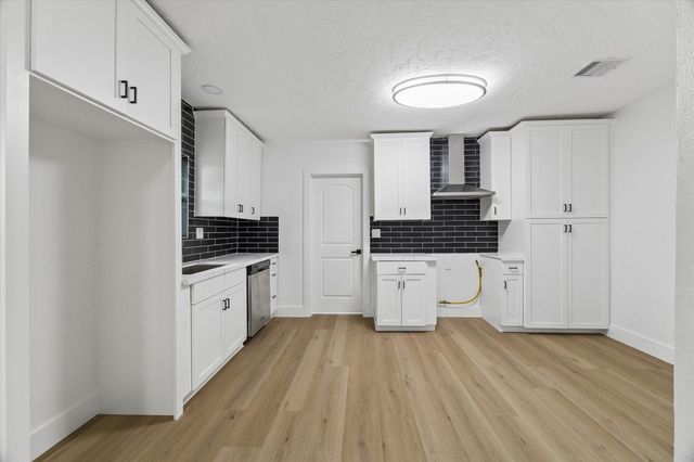817 E 32nd Street, Houston, TX 77022