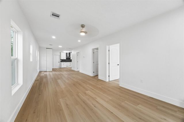 817 E 32nd Street, Houston, TX 77022