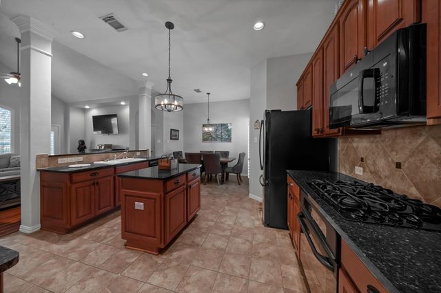 2910 Crescent Oaks Park Lane, Spring, TX 77386