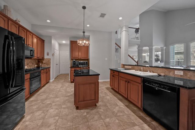 2910 Crescent Oaks Park Lane, Spring, TX 77386