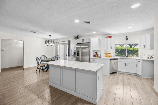 907 Antigua Avenue, Fort Pierce, FL 34982