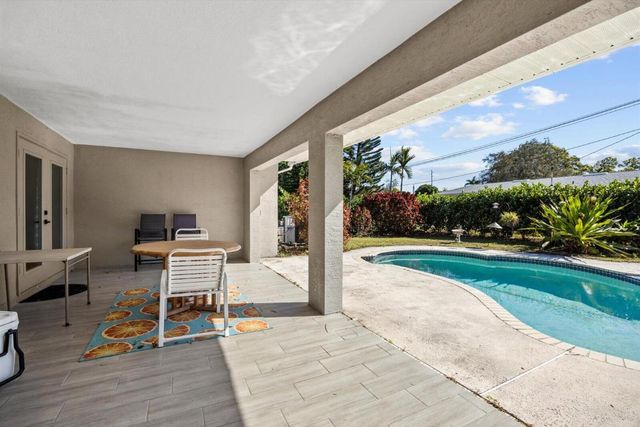 907 Antigua Avenue, Fort Pierce, FL 34982