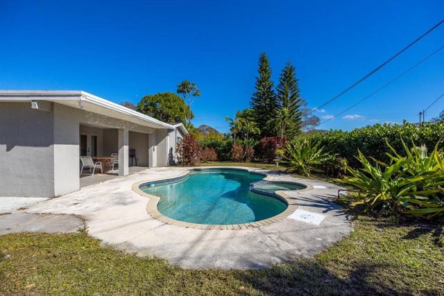 907 Antigua Avenue, Fort Pierce, FL 34982