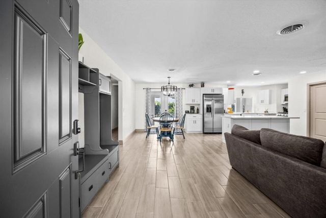 907 Antigua Avenue, Fort Pierce, FL 34982