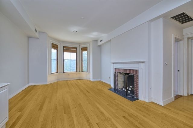 40 Isabella 2E, Boston, MA 02116