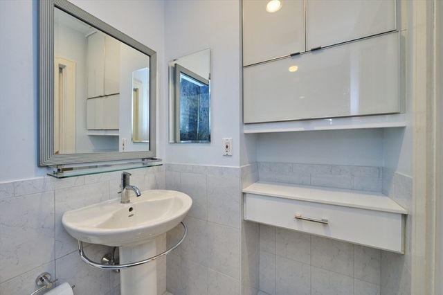 40 Isabella 2E, Boston, MA 02116