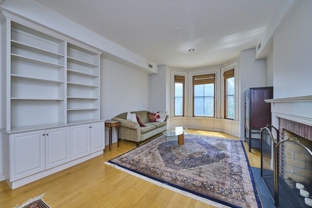 40 Isabella 2E, Boston, MA 02116