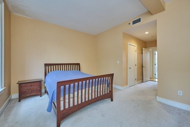 40 Isabella 2E, Boston, MA 02116