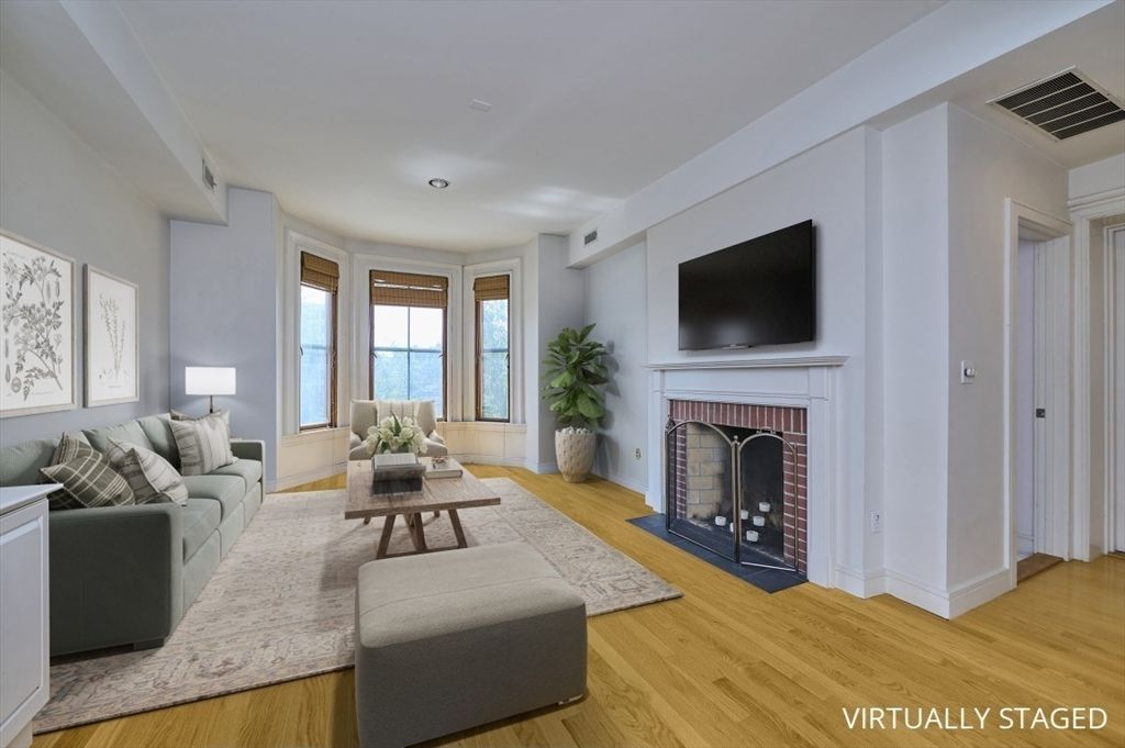 40 Isabella 2E, Boston, MA 02116