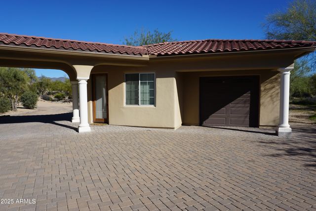 7917 E CAVE CREEK Road, Carefree, AZ 85377