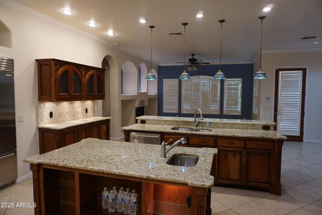 7917 E CAVE CREEK Road, Carefree, AZ 85377