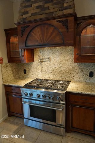 7917 E CAVE CREEK Road, Carefree, AZ 85377