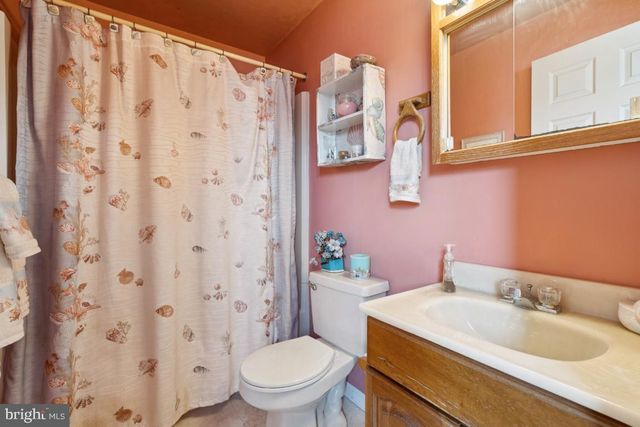 21 PAUL RD, Maple Shade, NJ 08052