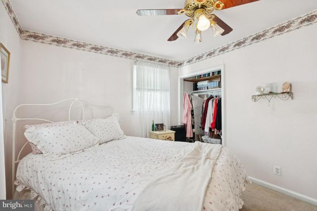 21 PAUL RD, Maple Shade, NJ 08052