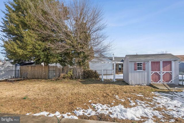 21 PAUL RD, Maple Shade, NJ 08052