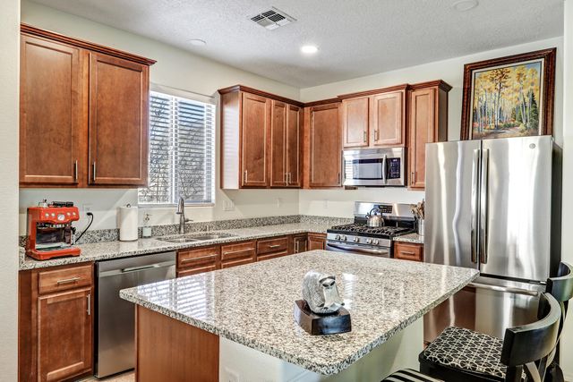 1743 Garden Way SW, Albuquerque, NM 87105