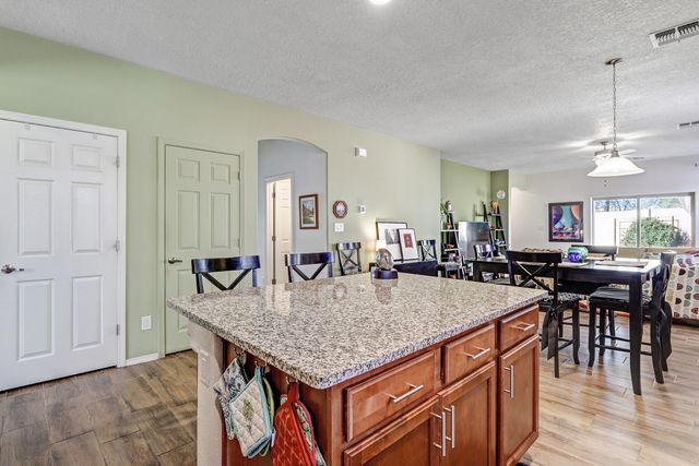 1743 Garden Way SW, Albuquerque, NM 87105